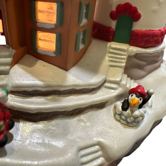 Hallmark Keepsake Ornament Lighthouse Flashing Light Greetings 2000 Lights Up - Picture 6 of 13